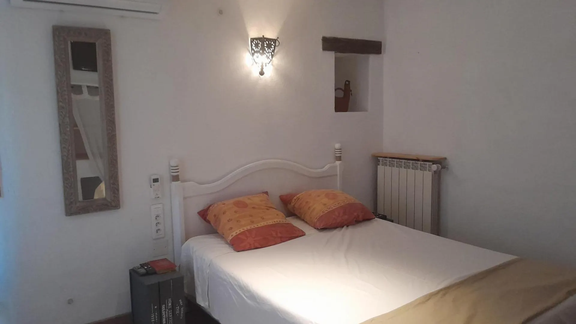 Chambre D'Hote Chez Nicole Et Pierre Eyragues 0*,  France